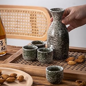 Ensemble de saké japonais, tasses à saké, bouteille Tokkuri 10oz, 1 pièce et tasses Ochoko 1,7oz, 4 pièces en grès, cadeau de fête des mères (vert émeraude)