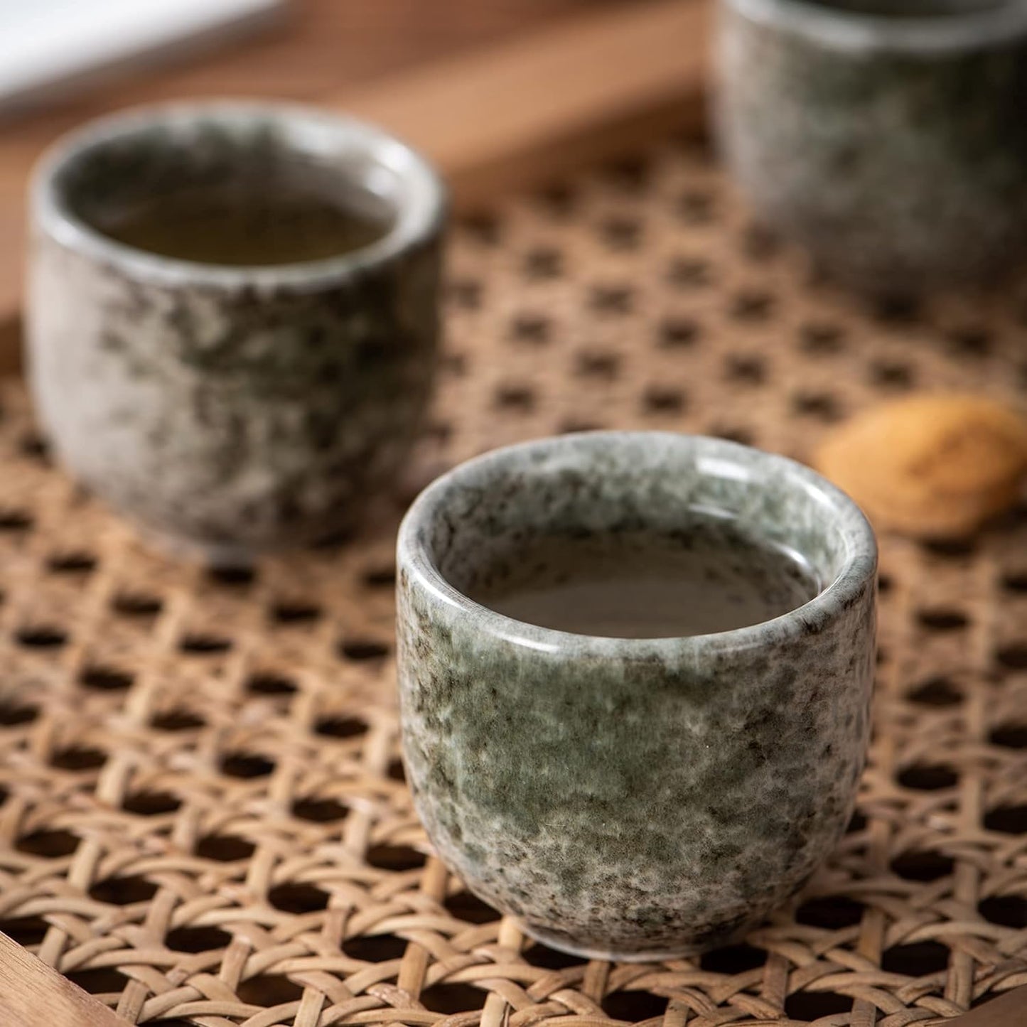 Ensemble de saké japonais, tasses à saké, bouteille Tokkuri 10oz, 1 pièce et tasses Ochoko 1,7oz, 4 pièces en grès, cadeau de fête des mères (vert émeraude)