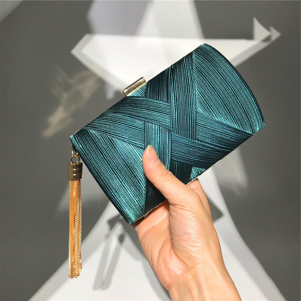 New Arrivals Handheld Women's Evening Clutch Bags Silk Satin Party Handbags Bridal Wedding Purses with Tassel Pendant Evening Clutch Bags