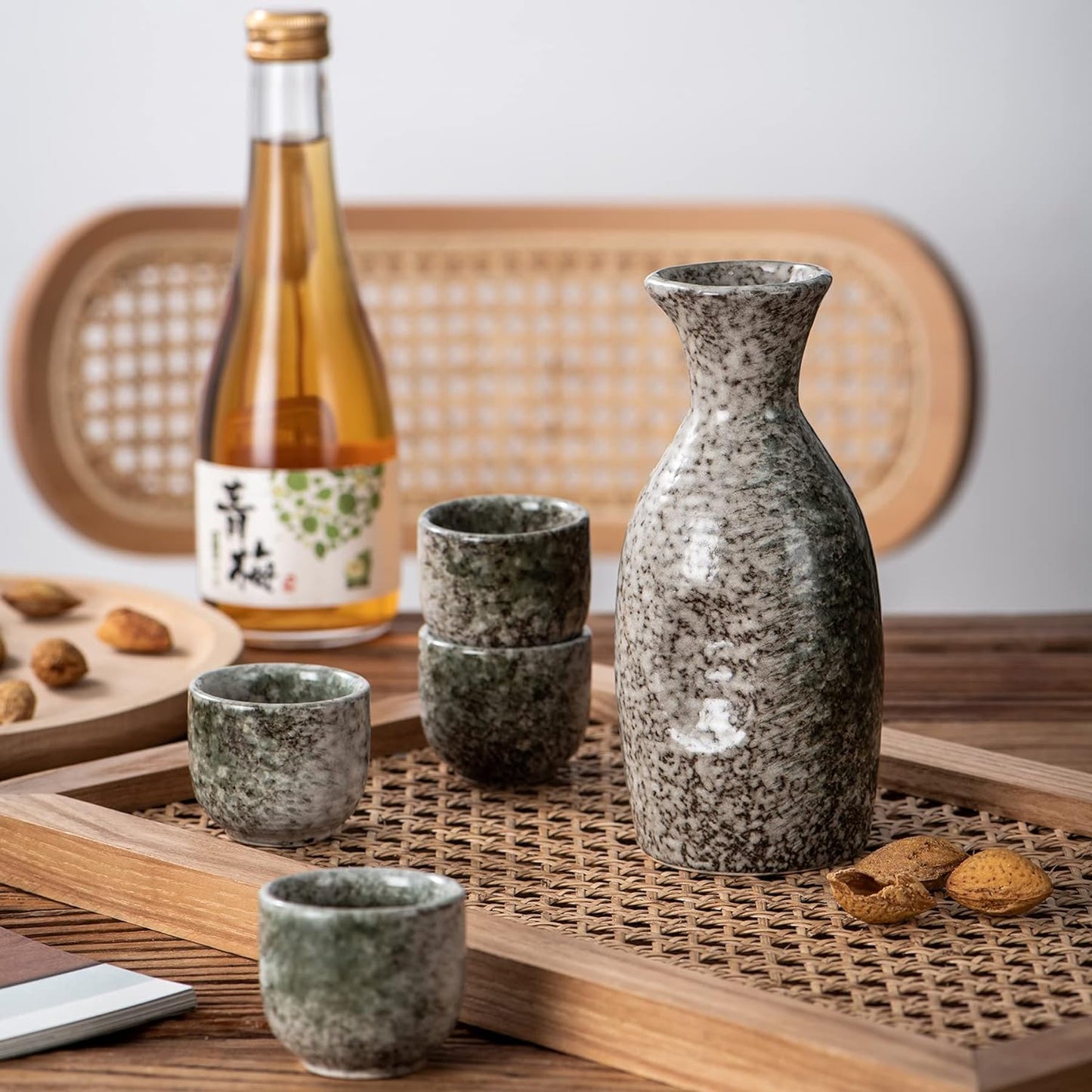 Ensemble de saké japonais, tasses à saké, bouteille Tokkuri 10oz, 1 pièce et tasses Ochoko 1,7oz, 4 pièces en grès, cadeau de fête des mères (vert émeraude)