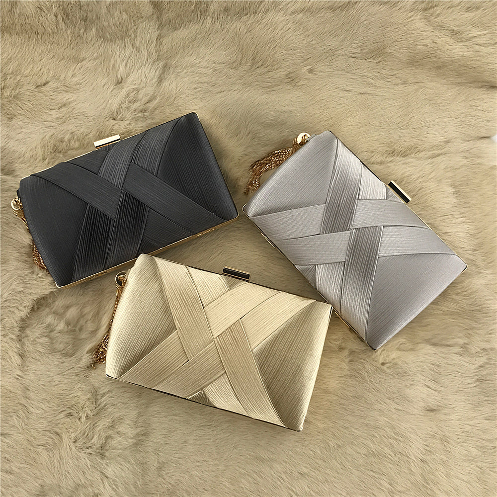 New Arrivals Handheld Women's Evening Clutch Bags Silk Satin Party Handbags Bridal Wedding Purses with Tassel Pendant Evening Clutch Bags