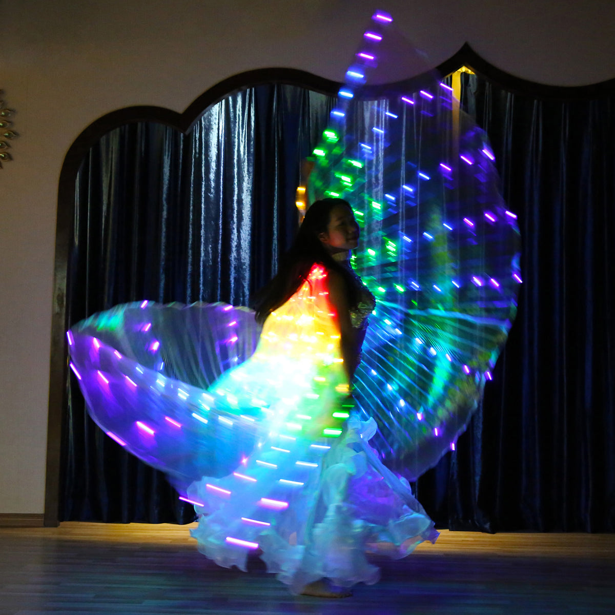 2022 Nouveautés LED Isis Wing 5 couleurs arc-en-ciel - Danse du ventre illumine l'aile de carnaval Halloween Party Club Wear avec des bâtons télescopiques